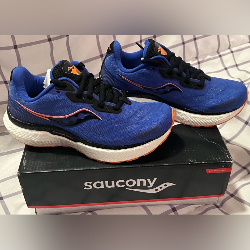 Saucony Women’s Blue Triumph 19 Running Shoes size 5.5 new in box